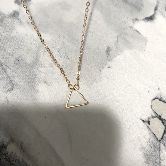 Gold toned necklace - Picture 2 of 3